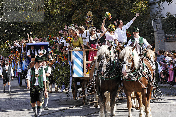 Wiesn-Einzug der Festwirte und Brauereien  Oktoberfest München  Bayern