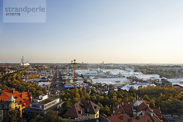 Oktoberfest Blick von Turm der Paulskirche München Bayern Deutschland