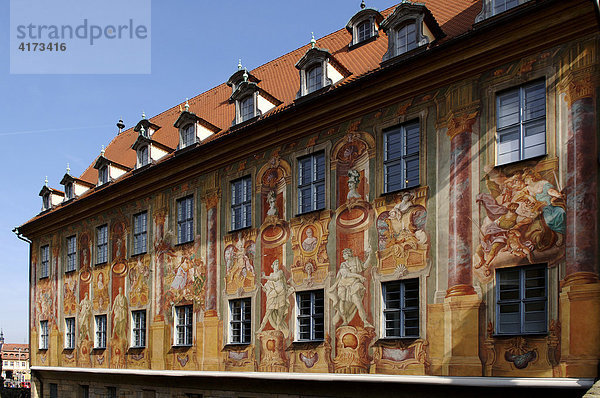 Bemalte Hausfassaden am alten Rathaus  Bamberg  Oberfranken  Bayern  Deutschland