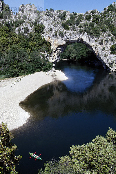 Kayaking  Vallon Pont d´Arc  Ardeche  Frankreich