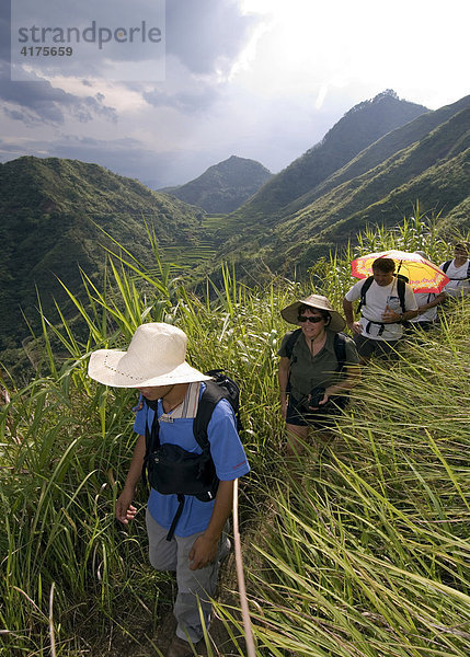 Trekkingtour  Reisterrassen  Batad  Banaue  Luzon  Philippinen  Asien