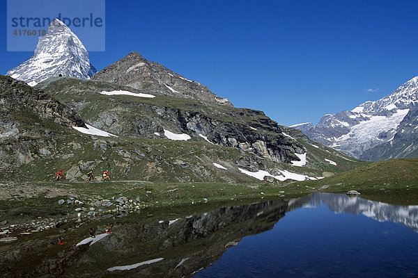 Mountainbiker  Schwarzsee  Matterhorn  Zermatt  Wallis  Schweiz