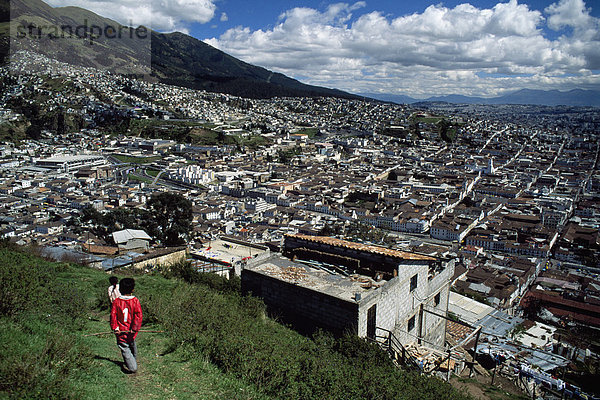 Panorama von Quito  Ecuador  Südamerika