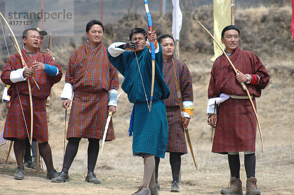 Bhutan  Königreich  Himalaya  Nationalsport Bogenschießen