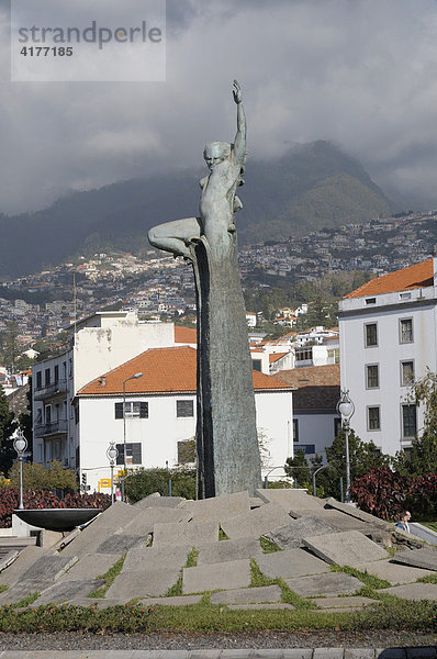 Denkmal der Nelkenrevolution  Funchal  Madeira  Portugal