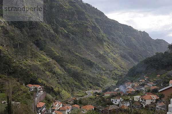 Gebirge am Encumeada Pass  Madeira  Portugal