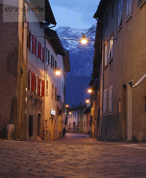 Abendstimmung in Levico Terme  Trentino  Südtirol (Alto Aldige)  Italien