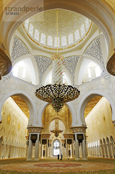 Gebetsraum der Sheikh Zayed bin Sultan Al Nahjan Moschee  Grand Mosque  drittgrößte Moschee der Welt  Emirat Abu Dhabi  Vereinigte Arabische Emirate  VAE  Asien