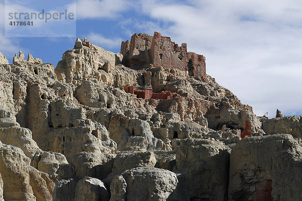 Kloster und Felshöhlen bei Dungkar im alten Königreich Guge  Westtibet  Provinz Ngari  Tibet  China