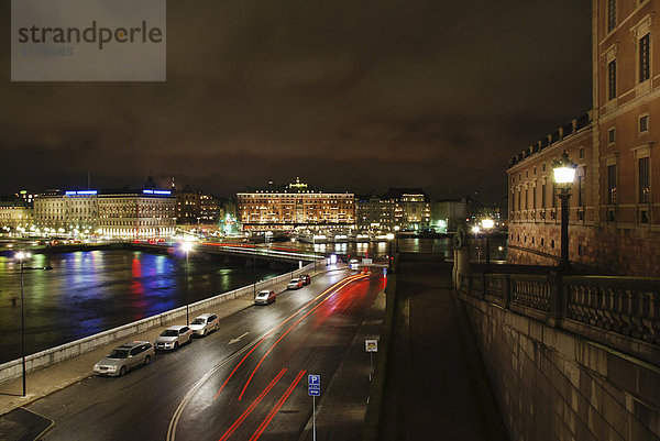 Blick auf Blasieholmen  Grand Hotel  in der Nacht  Stockholm  Skandinavien  Schweden