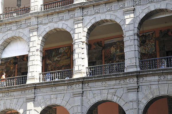 Arkarden im Innenhof  Palacio Nacional  Zocalo  Mexiko-City  Mexiko  Nordamerika