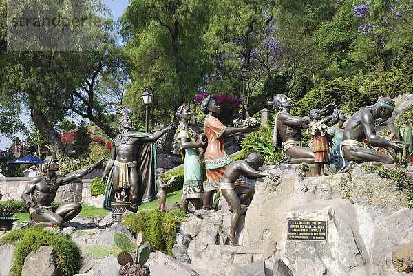 Figurengruppe im Park des Tepeyac Hügels  Basilica Guadalupe  Mexiko-Stadt  Mexiko  Nordamerika