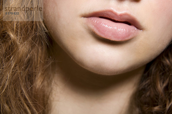 Detailaufnahme von leicht geöffneten Lippen mund
