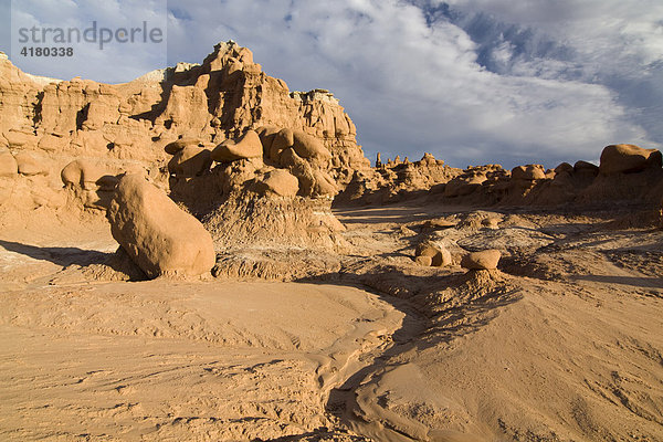 Sandsteinformationen im Goblin Valley State Park  Utah  Vereinigte Staaten von Amerika