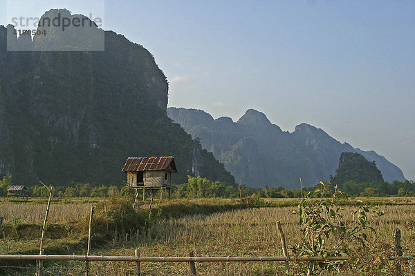 Bizarre Bergwelt und phantastische Landschaft rund um Vang Vieng  Nord-Laos  Laos