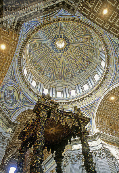 Kuppel  Baldachin  Dom St. Peter  Petersdom  Vatikan  Rom  Latium  Italien