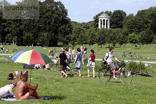 Englischer Garten in der Landeshauptstadt München  Oberbayern  Bayern  Deutschland