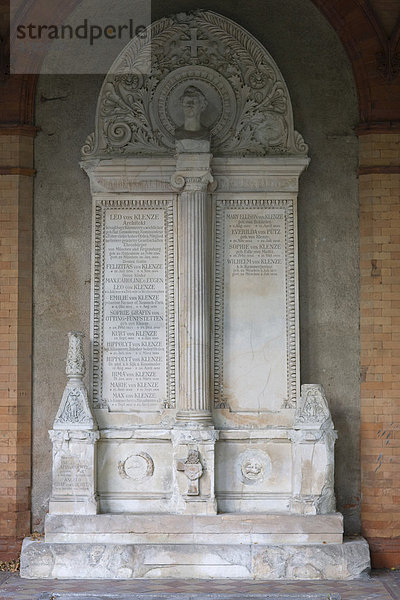 Grab von Leo Ritter von Klenze  1784-1864  Architekt  Alter Südfriedhof München  Bayern  Deutschland