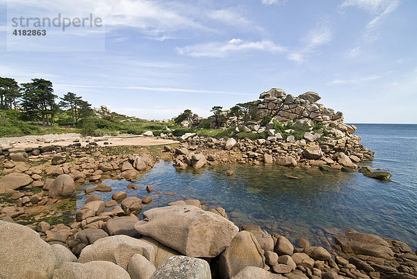 Felsformationen  Cote de Granit Rose  Bretagne  Frankreich