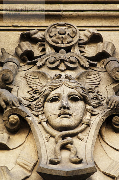 Maskenornament auf alter Hausfassade  Altstadt  Prag  Tschechische Republik