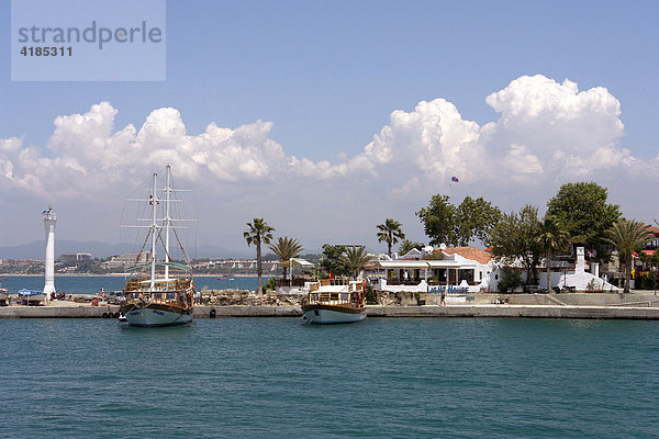 Hafen auf der Halbinsel von Side  Türkei.