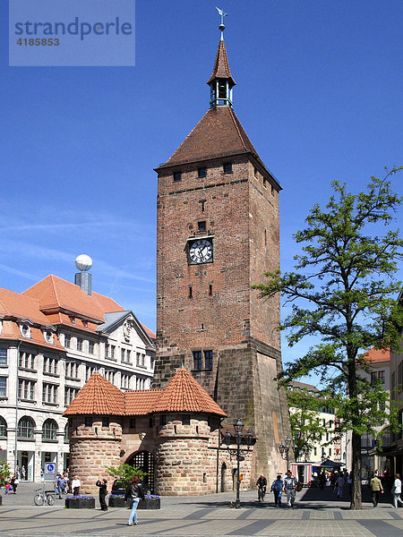 Weißer Torturm in Nürnberg  Mittelfranken  Bayern  Deutschland