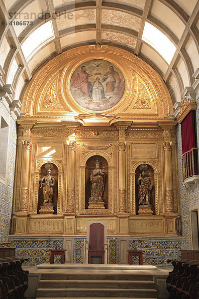 Goldarbeiten am Altar der Kathedrale Se  Sedos Episcopalis  in Faro  Algarve  Portugal