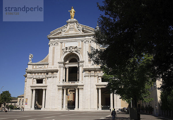 Basilika Santa Maria degli Angeli  bei Assisi  Umbrien  Italien