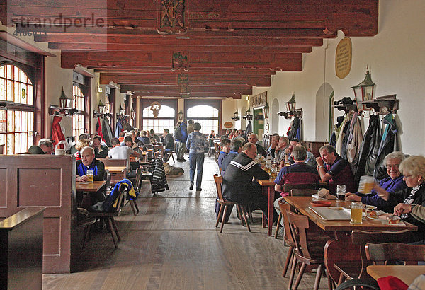 Brauereigaststätte im Kloster Andechs  Bayern  Deutschland
