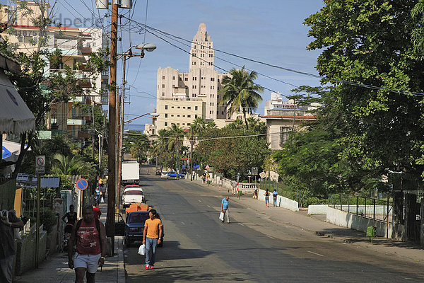 La Rampa  Straßenszene in Havanna  Kuba