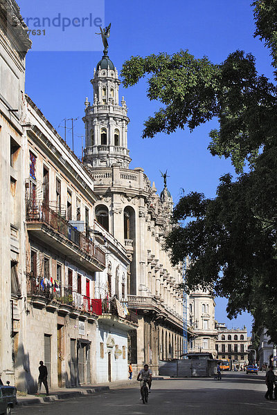 Gran Teatro Garcia Lorca in der Altstadt von Havanna  Kuba  Karibik