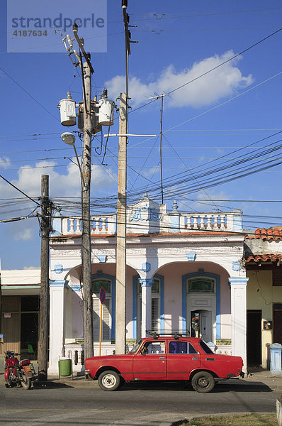 Kolonialfassaden in der Calle Marti  Stadt Pinar del Rio im Südwesten Kubas  Kuba  Karibik