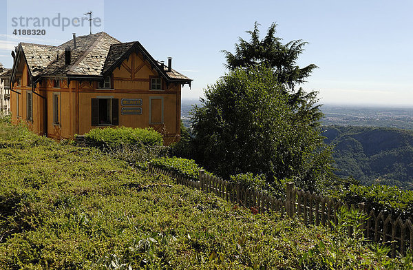 Haus mit Panoramablick in Brunate  Lago di Como  (Comosee  Comer See)  Italien  Europa