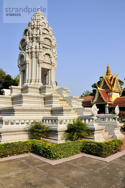 Stupa  Königspalast  Phnom Penh  Kambodscha  Asien