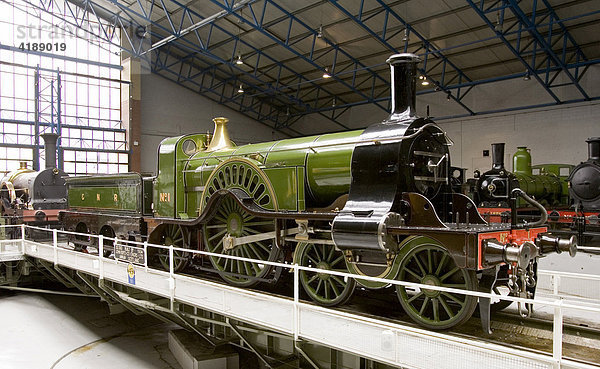 York  GBR  16.08.2005 - Eine alte Lokomotive im National Railway Museum in York.