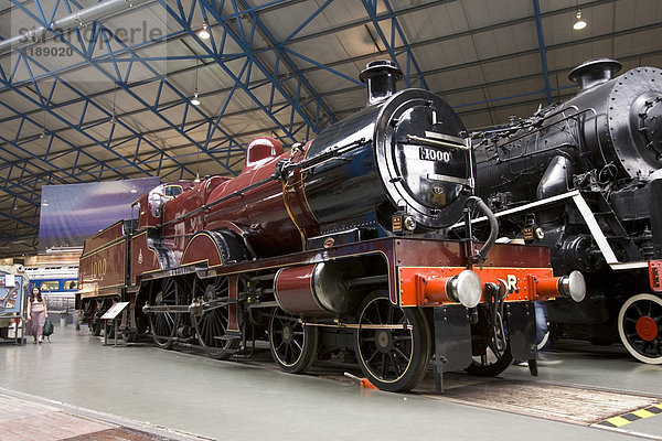 York  GBR  16.08.2005 - Eine alte Lokomotive im National Railway Museum in York.