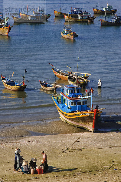 Fischerboote in Mui Ne  Vietnam  Asien