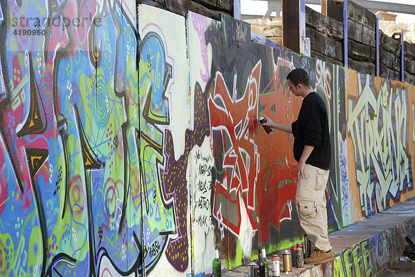 Jugendlicher Graffiti-Sprayer