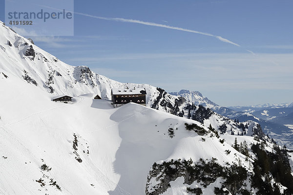Gruttenhütte im verschneiten Kaisergebirge Wilder Kaiser  Tirol  Österreich  Europa