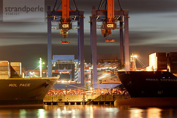 Containerschiffe am Containerterminal Altenwerder  Hamburg  Deutschland