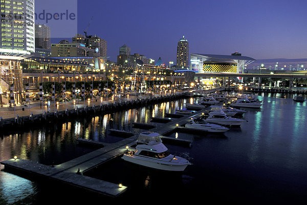 Darling Harbour bei Nacht Sydney Australien