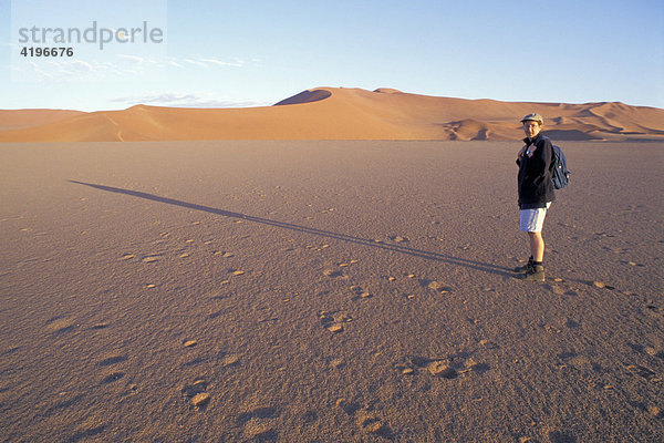 Wandern in Sossusvlei Namibia