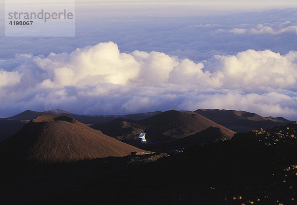 Sonnenaufgang auf dem Mauna Kea in Big Island  Hawaii  USA