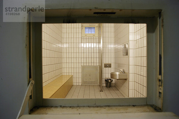Gefängniszelle im Gerichtsgebäudes in Koblenz  Rheinland-Pfalz Deutschland