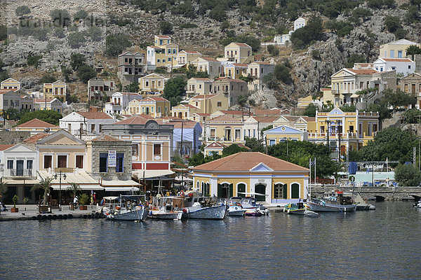 Hafeneinfahrt der Insel Symi bei Rhodos  Griechenland