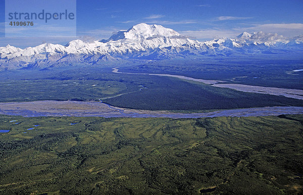 Mt. McKinley mit Alaska Range  Denali N.P.  Alaska  USA