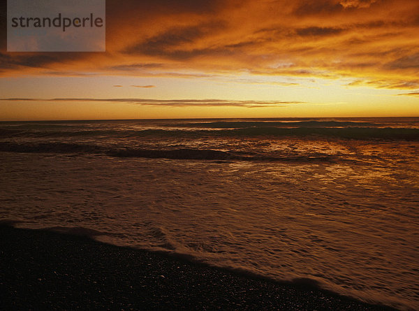 Sonnenuntergang nahe Greymouth. Südinsel  Neuseeland