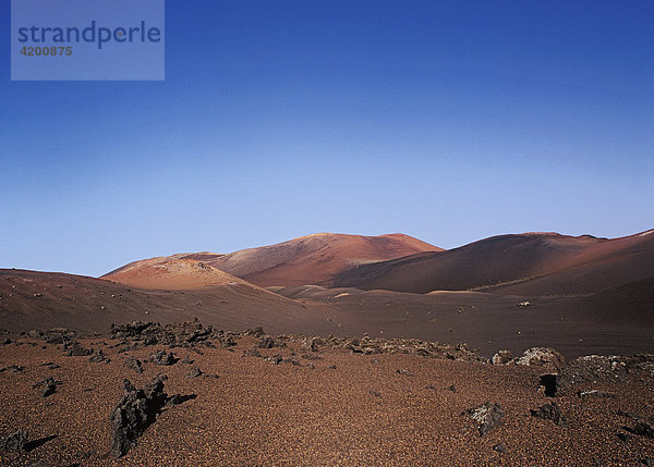 Landschaft in den Montanas del Fuego  Parque Nacional de Timanfaya  Lanzarote  Kanarische Inseln  Spanien  Europa