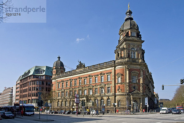 Historisches Gebäude der ehemaligen Oberpostdirektion in Hamburg  Innenstadt  Hamburg  Deutschland  Europa
