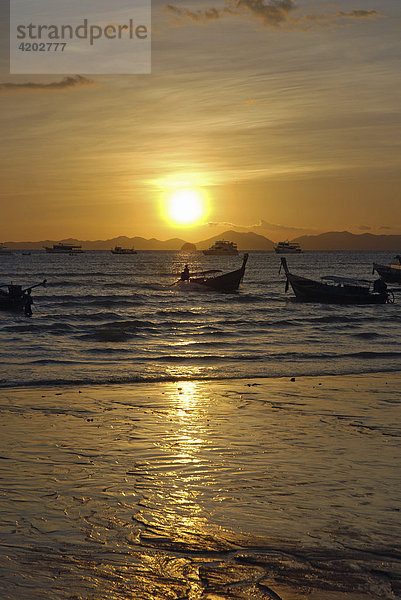 Sonnenuntergang  Ao Nang  Thailand  Asien